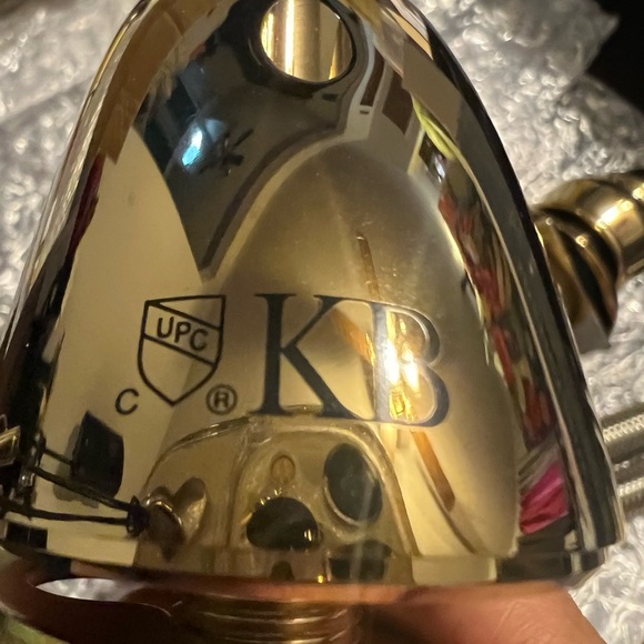 NWT Bathroom Faucet with Brass Pop-Up, Polished Brass Magellan KB962B - Picture 6 of 9